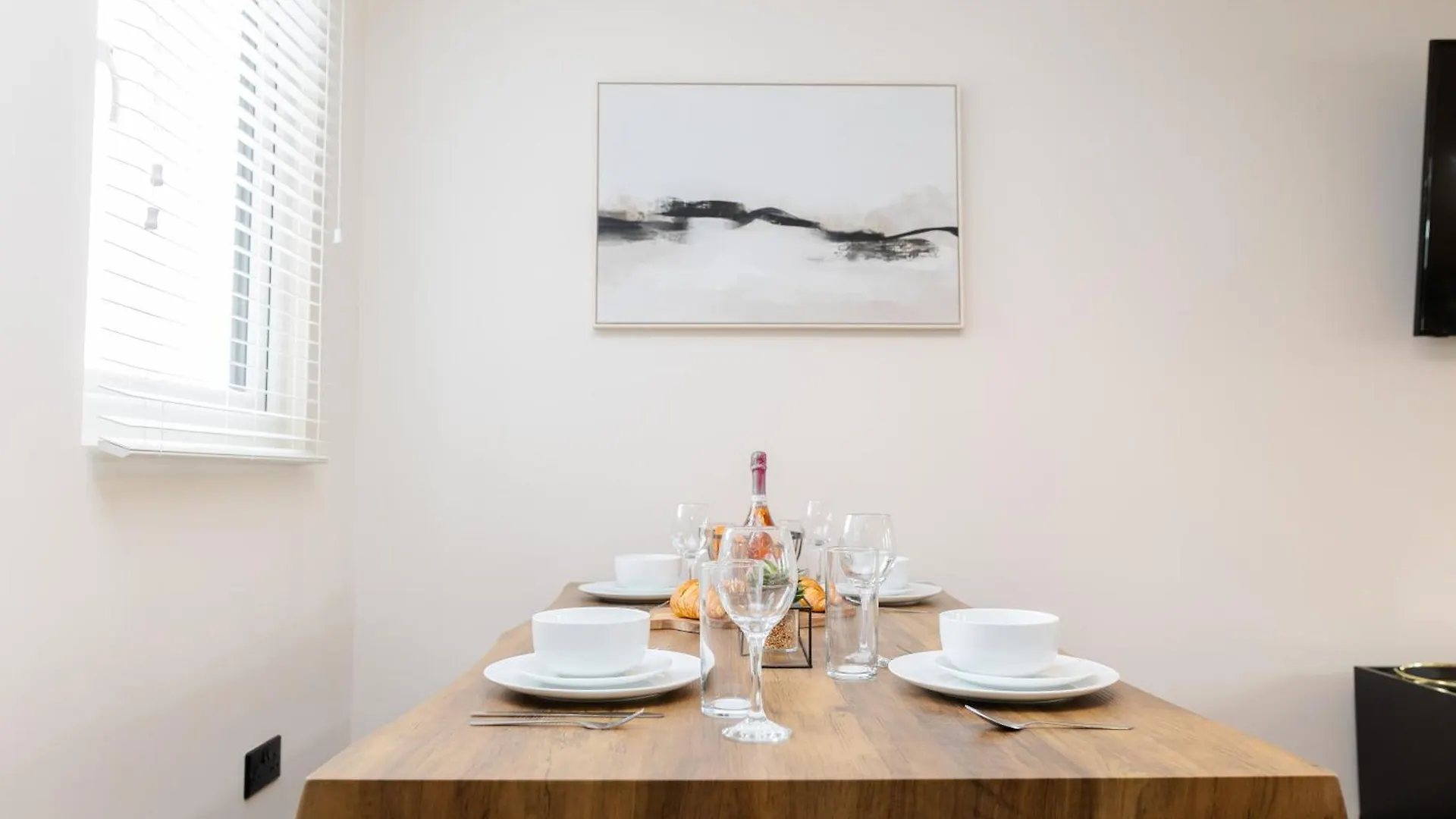 The Berriman Collection Apartment Cardiff 0*,